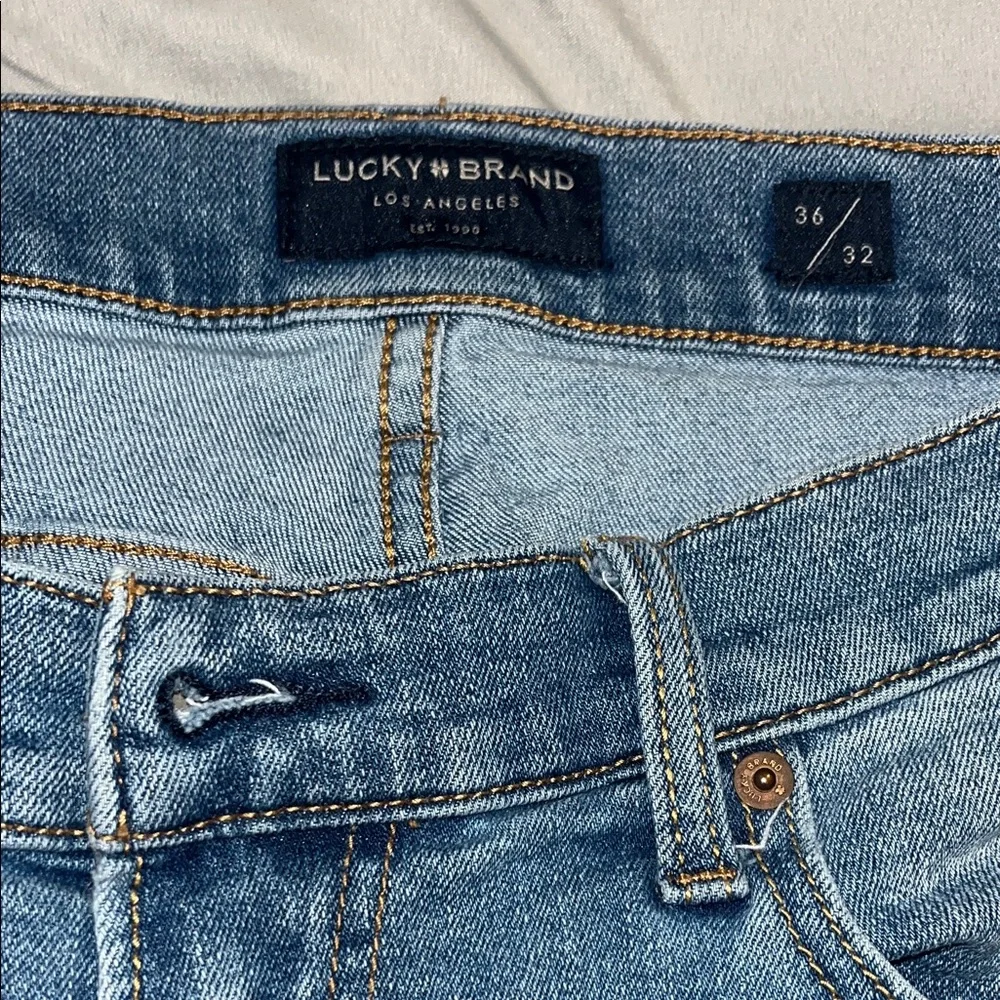 Men’s Lucky Brand Jeans - Picture 9 of 12